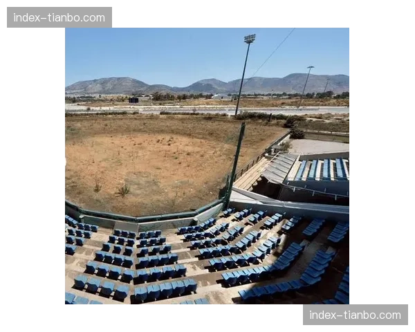 巴黎奥运会摔跤场馆贝尔西体育馆开始向公众开放奥运遗产参观